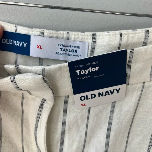 Old Navy Extra High-Waisted Taylor Trouser
Shorts XL - Picture 6 of 10